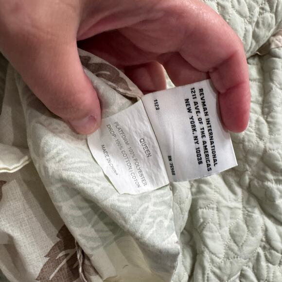 Laura Ashley Lifestyles Queen Size Muted Florals Comforter & 2 Pillow Shams - Picture 12 of 16